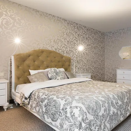 Luxury And Romance In Old Town Riga