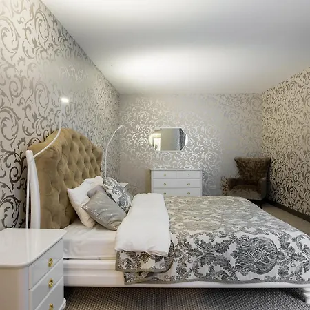 Luxury And Romance In Old Town *