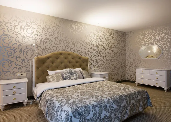 Luxury And Romance In Old Town Apartament