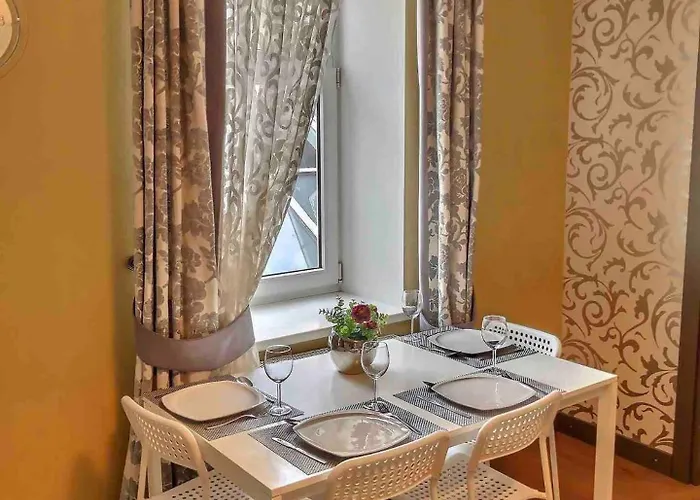 Luxury And Romance In Old Town Apartament *
